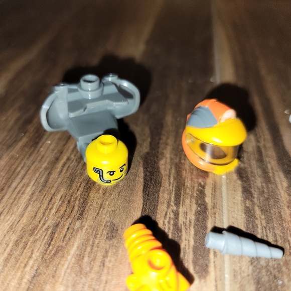Lego Minifigure Series 12 71007 Space Miner - Picture 9 of 10